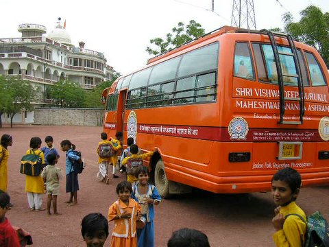 Jadan_Schoolbus