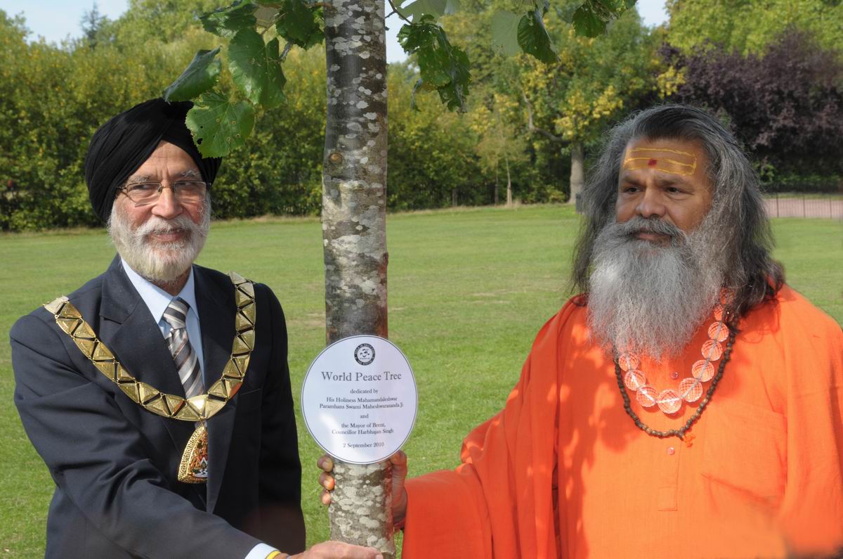 Peace Tree planting ceremony in Queen's Park with His Holiness Paramhans Swami Maheshwarananda, Founder of Yoga in Daily Life and The Mayor of Brent, Mr Harbhajan Singh, Thursday 2nd September 2010, 11am London-Tree-1-big Peace Tree planting ceremony in Queen's Park with His Holiness Paramhans Swami Maheshwarananda, Founder of Yoga in Daily Life and The Mayor of Brent, Mr Harbhajan Singh, Thursday 2nd September 2010, 11am