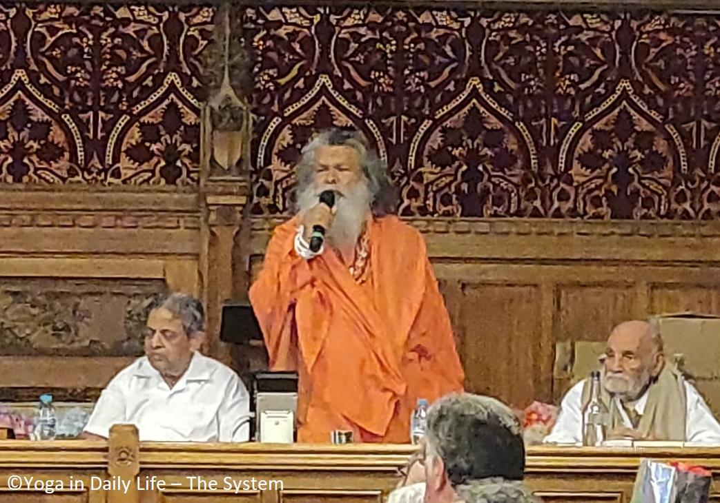 Vishwaguruji celebrates IDY in London, UK