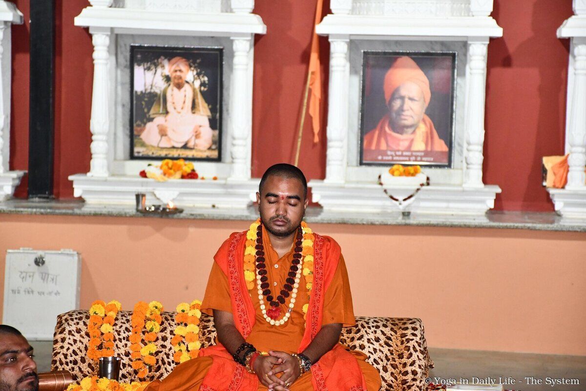 ﻿First Indian Ashram Tour of Swami Avatar Puriji with the Blessings of Vishwaguruji