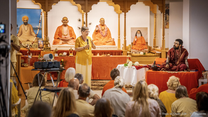 5.4. radha holy guruji ashram vienna wm