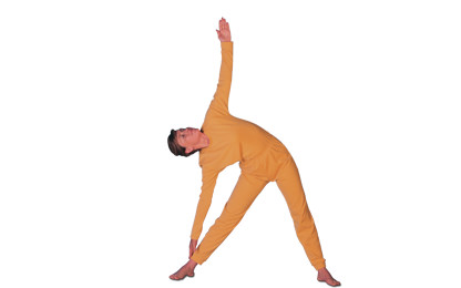 3 – 7 Trikonasana Le triangle