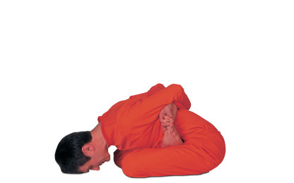 8 – 4 Bandha Padmasana Le Lotus fermé