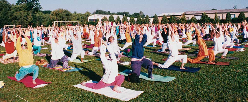 Meru Akaranasana, Ászanák térdízületekre